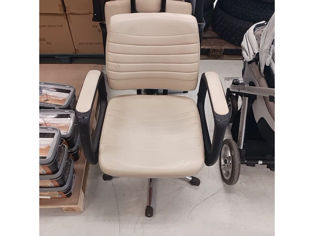 4x kappersstoelen - afbeelding 3 van  7