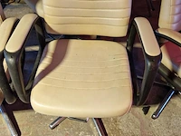 4x kappersstoelen - afbeelding 6 van  7