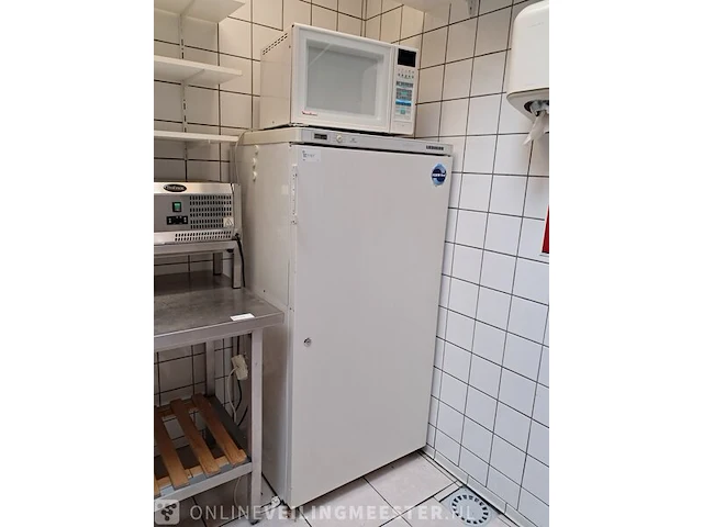 4x keukenapparaat liebherr, miele, moulinex, sharp - afbeelding 1 van  15