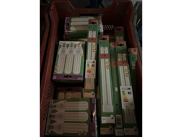 4x krat met inhoud w.o. diverse lampen w.o. eglo, philips - afbeelding 6 van  11