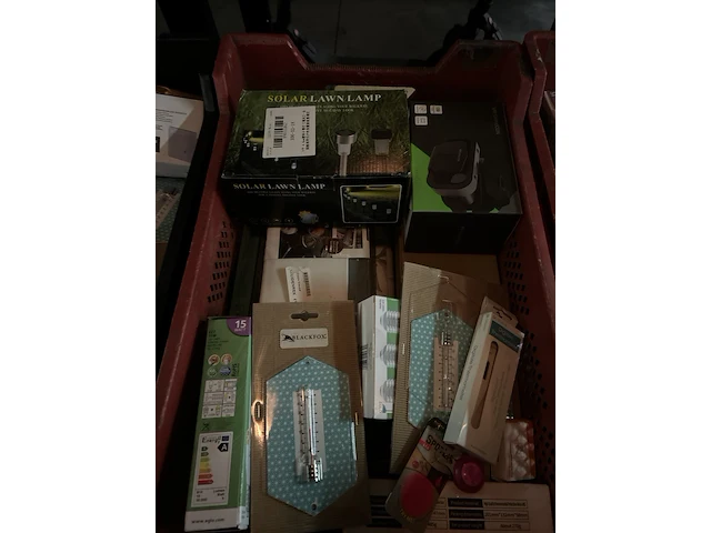 4x krat met inhoud w.o. diverse lampen w.o. eglo, philips - afbeelding 7 van  11