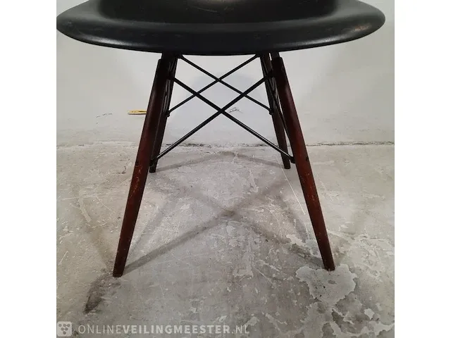 4x kuipstoel vitra, eames - afbeelding 5 van  9