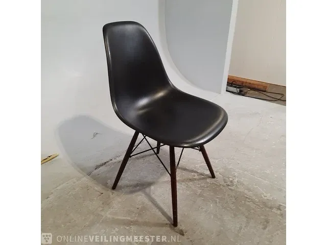 4x kuipstoel vitra, eames - afbeelding 2 van  9