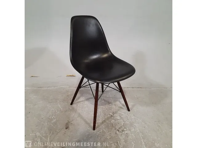 4x kuipstoel vitra, eames - afbeelding 1 van  9