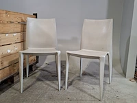 4x kunststof stoel en 1x tafel - afbeelding 1 van  7