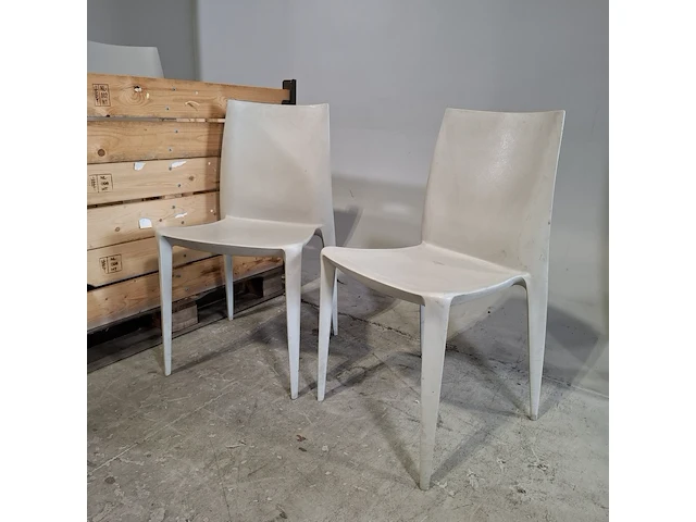 4x kunststof stoel en 1x tafel - afbeelding 2 van  7