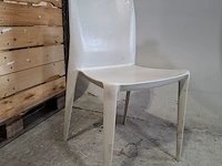 4x kunststof stoel en 1x tafel - afbeelding 4 van  7