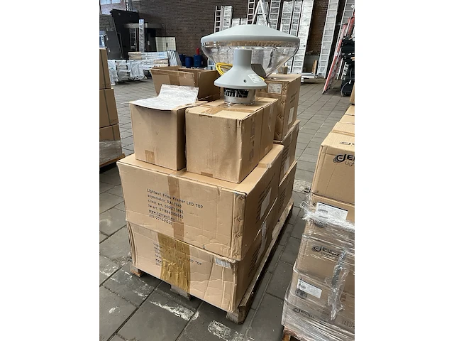 4x lantaarn led lamp met kap, 1x lantaarn led lamp zonder kap 20x4000k ip65 lightwell friso kramer - afbeelding 9 van  10