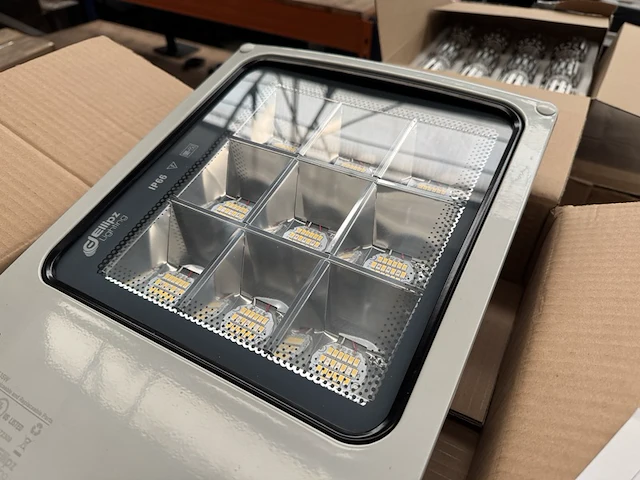 4x led flood light fl1 135w 4000k ellipz lighting - afbeelding 3 van  5