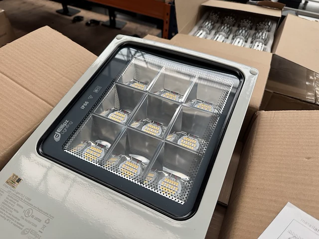 4x led flood light fl1 135w 4000k ellipz lighting - afbeelding 3 van  5