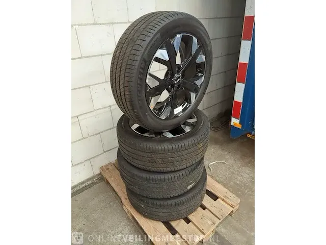 4x lichtmetalen velg kia met band michelin, primacy4, bouwjaar 2023 - afbeelding 15 van  21