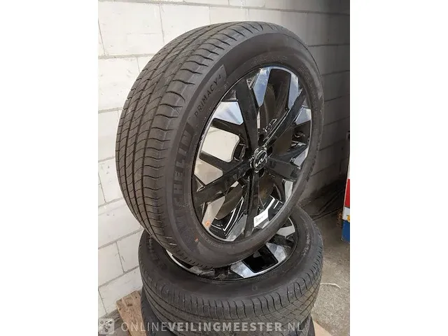 4x lichtmetalen velg kia met band michelin, primacy4, bouwjaar 2023 - afbeelding 16 van  21
