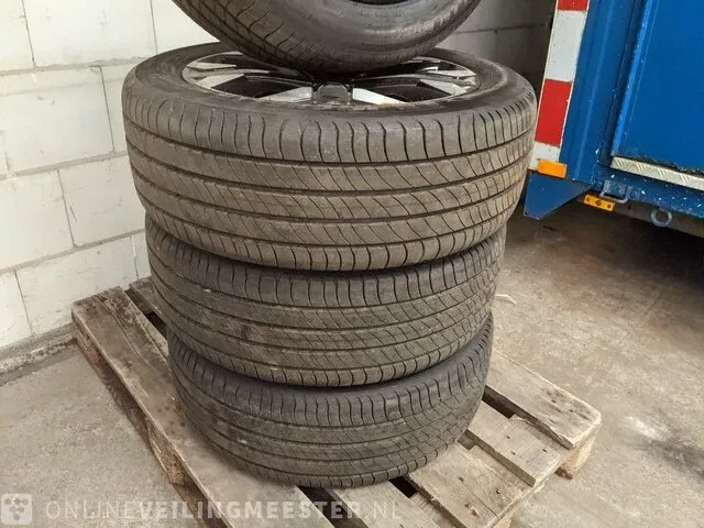 4x lichtmetalen velg kia met band michelin, primacy4, bouwjaar 2023 - afbeelding 10 van  21
