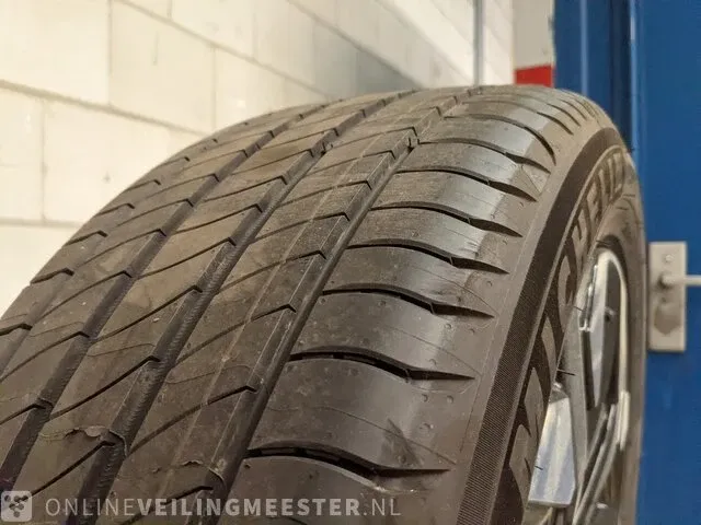 4x lichtmetalen velg kia met band michelin, primacy4, bouwjaar 2023 - afbeelding 17 van  21