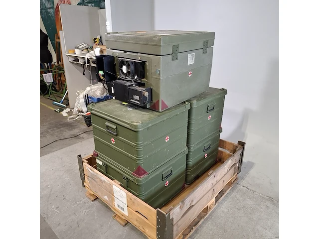 4x medisch instrument in transportkist en 1x koelkist, o.a reflotron - afbeelding 6 van  12