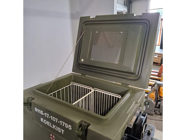 4x medisch instrument in transportkist en 1x koelkist, o.a reflotron - afbeelding 9 van  12