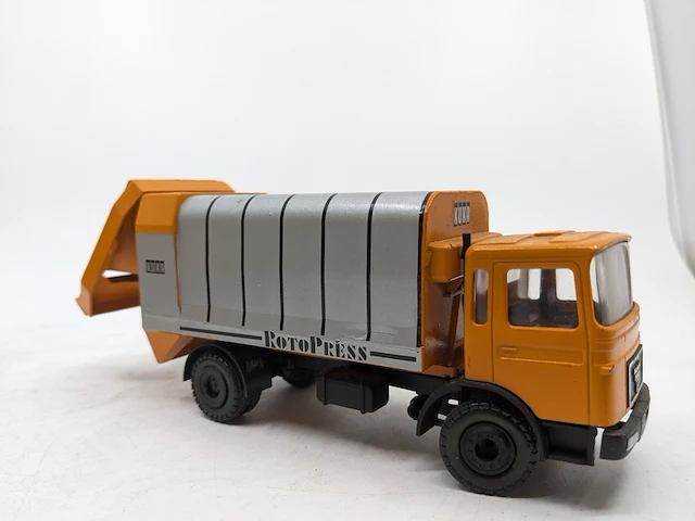 4x miniatuur mercedes en m.a.n. - afbeelding 3 van  9