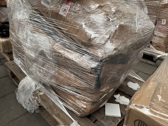 4x mix pallet retouren w.o. make-up tafels, wasmanden en stellingkasten w.o. xdays, - afbeelding 21 van  21