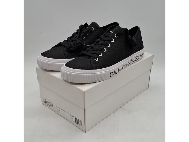 4x paar schoenen, maat 43, calvin klein - afbeelding 1 van  10