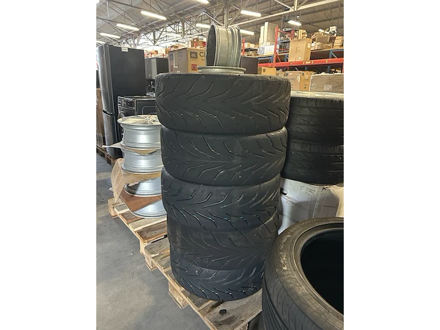 4x pallet met vag banden en velgen - afbeelding 18 van  19