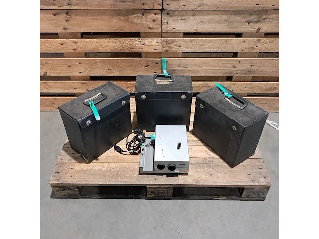 4x projector, kodak & rollei, dia- en carousel - afbeelding 1 van  26