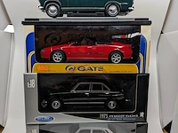 4x schaalmodel peugeot