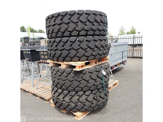 4x shovelband titan, mxl - afbeelding 1 van  6