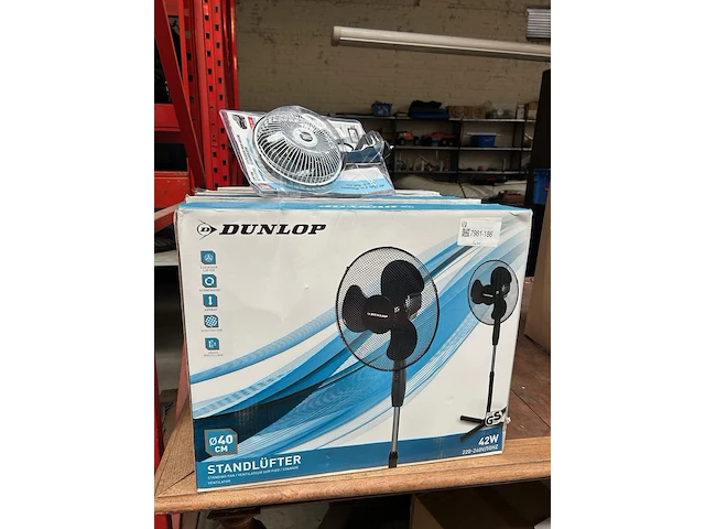 4x staande ventilator, 1x auto ventilator dunlop - afbeelding 1 van  4