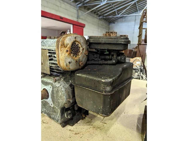 4x stationaire motor , o.a. briggs & stratton 5 pk - afbeelding 6 van  28