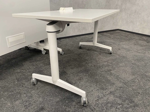 4x steelcase - mobiele klaptafel 140x70 - afbeelding 12 van  16