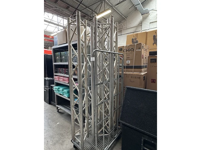 4x trust met rolcontainer - afbeelding 3 van  3
