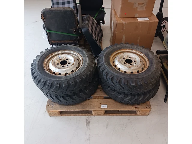4x velgen met banden 5x130 g klasse, firestone off road 4x4 banden, all season - afbeelding 6 van  13