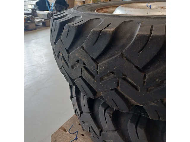 4x velgen met banden 5x130 g klasse, firestone off road 4x4 banden, all season - afbeelding 8 van  13