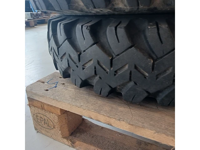 4x velgen met banden 5x130 g klasse, firestone off road 4x4 banden, all season - afbeelding 9 van  13