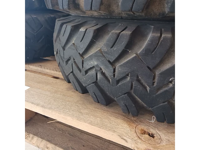 4x velgen met banden 5x130 g klasse, firestone off road 4x4 banden, all season - afbeelding 10 van  13