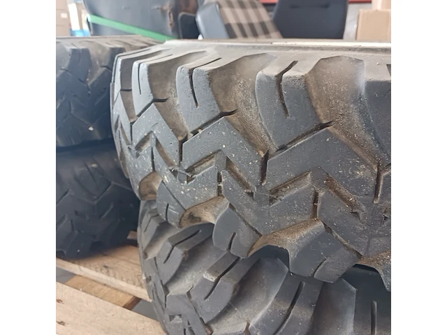 4x velgen met banden 5x130 g klasse, firestone off road 4x4 banden, all season - afbeelding 11 van  13