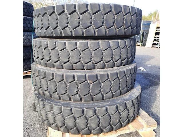 4x vrachtwagenband goodyear, off road ord - afbeelding 2 van  5