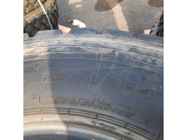 4x vrachtwagenband goodyear, off road ord - afbeelding 5 van  5
