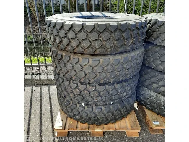 4x vrachtwagenband michelin, xzl - afbeelding 1 van  5