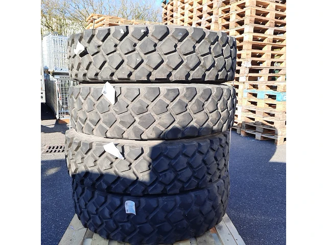 4x vrachtwagenband michelin, xzl - afbeelding 2 van  8