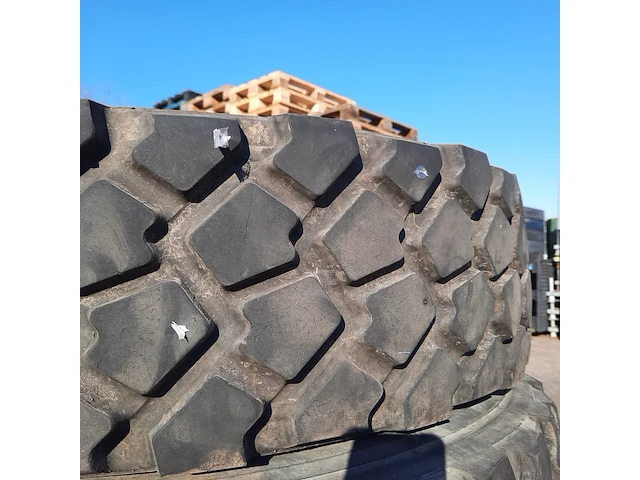 4x vrachtwagenband michelin, xzl - afbeelding 5 van  8