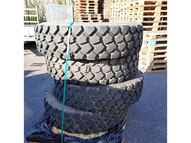 4x vrachtwagenband michelin, xzl - afbeelding 2 van  8