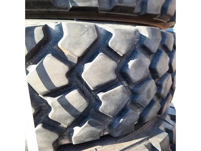 4x vrachtwagenband michelin, xzl - afbeelding 6 van  8