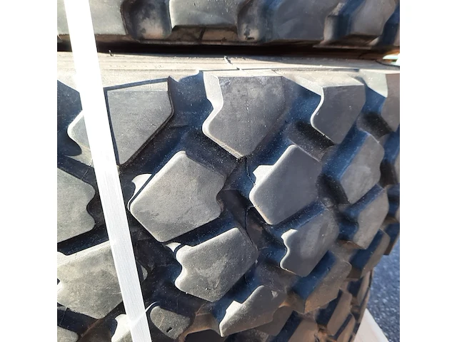 4x vrachtwagenband michelin, xzl - afbeelding 7 van  8