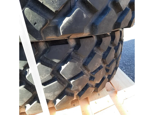 4x vrachtwagenband michelin, xzl - afbeelding 8 van  8