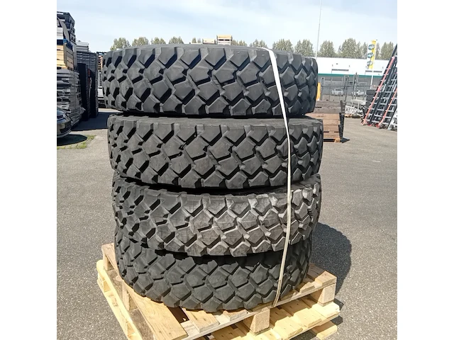 4x vrachtwagenband, michelin, xzl - afbeelding 1 van  7
