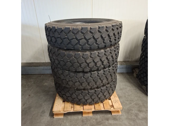 4x vrachtwagenband, michelin, xzl - afbeelding 1 van  5