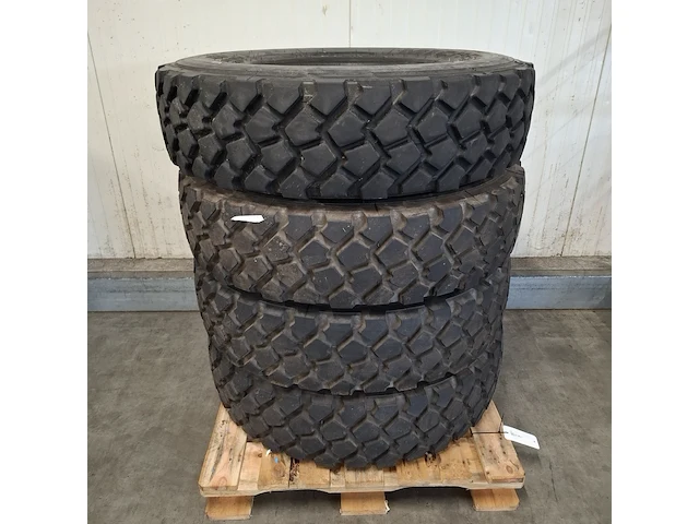 4x vrachtwagenband, michelin, xzl - afbeelding 1 van  5