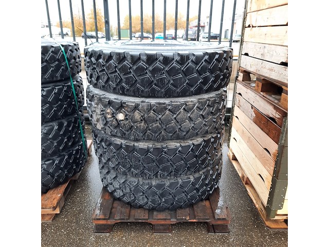 4x vrachtwagenband, michelin, xzl - afbeelding 1 van  4