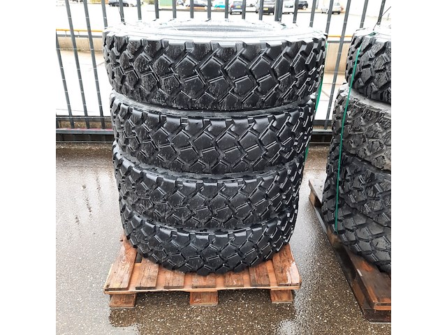 4x vrachtwagenband, michelin, xzl - afbeelding 1 van  3
